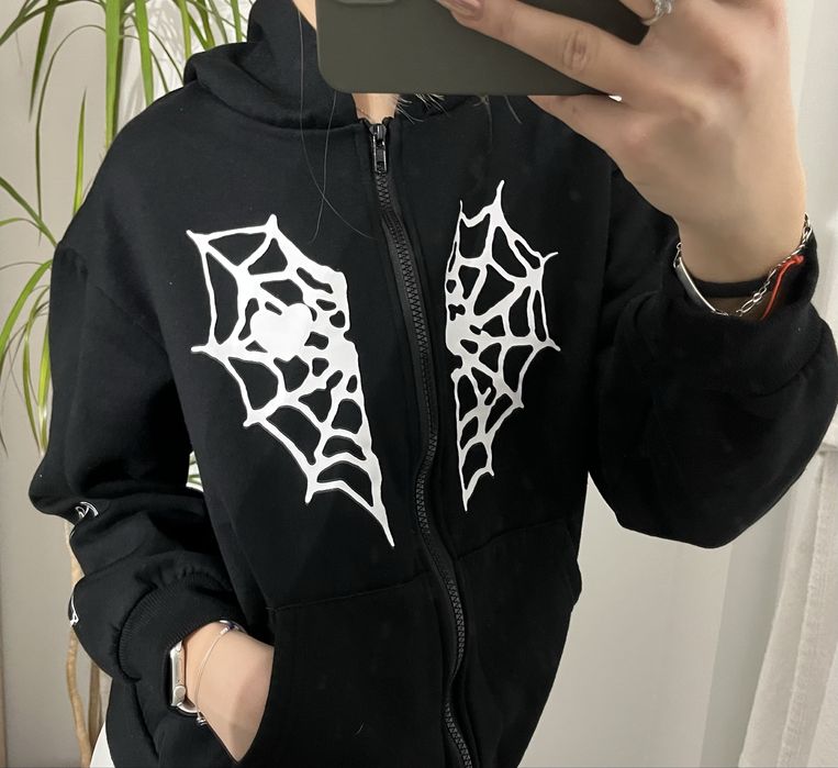 черен суичър с цип