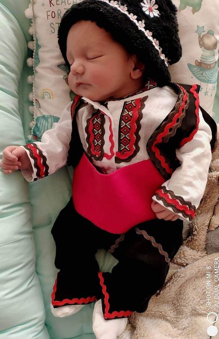 Народни носии за малки и големи