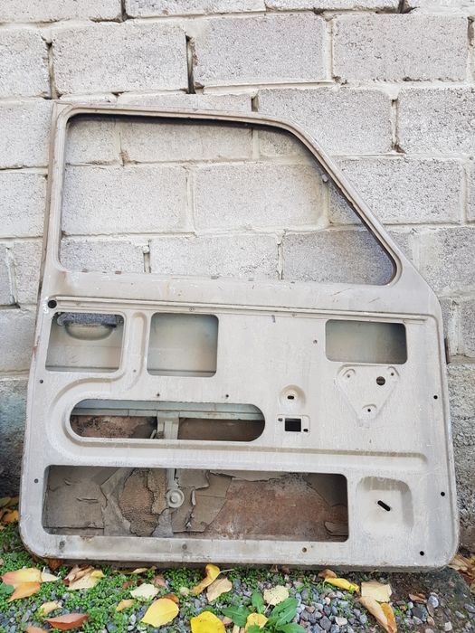 Продам дверь Нива 2121