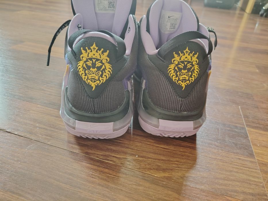 Adidași Nike lebron 44.5