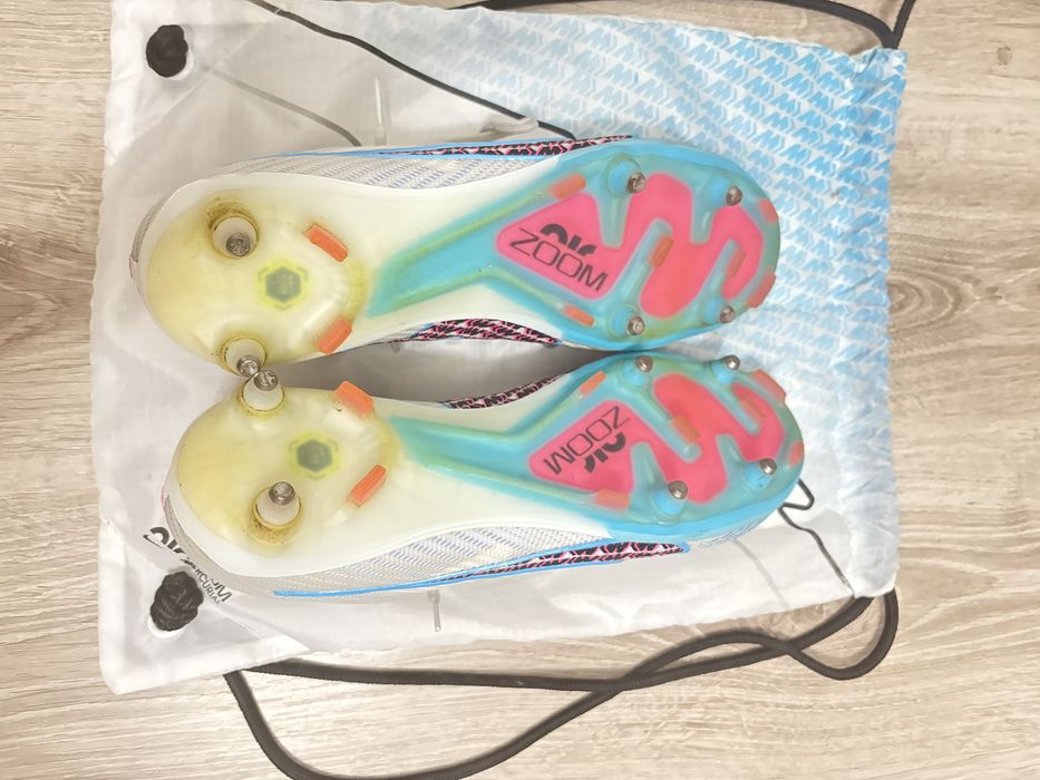 Vand ghete de fotbal nike mercurial vapor 15