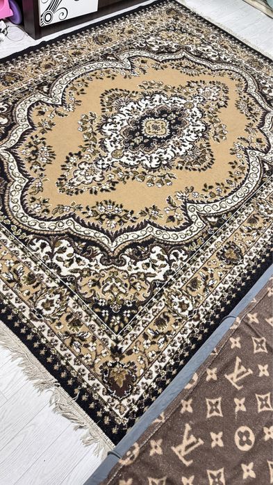 Ковёр продам 10000