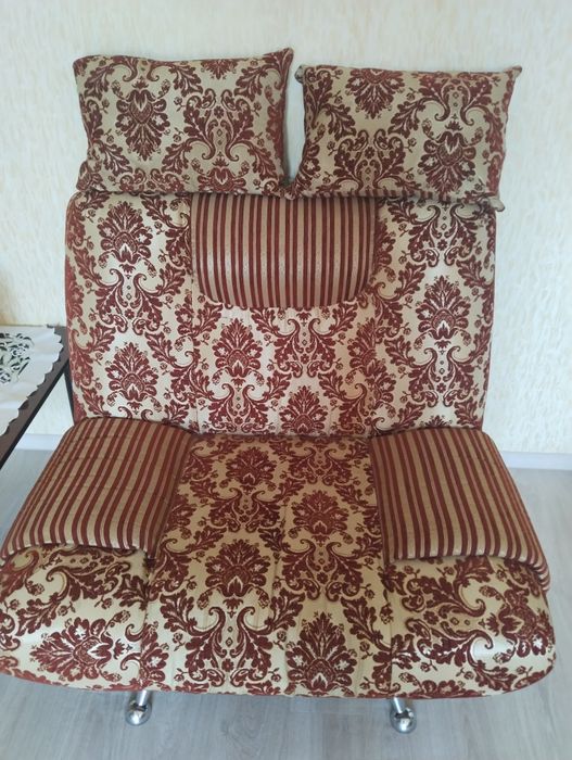 Продам диван с креслом