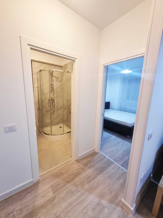 Vand apartament 2 camere in cartierul Visoianu, in acelasi bloc cu supermaket-ul TLT