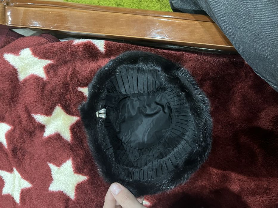 Норковая шапка с бубончиком