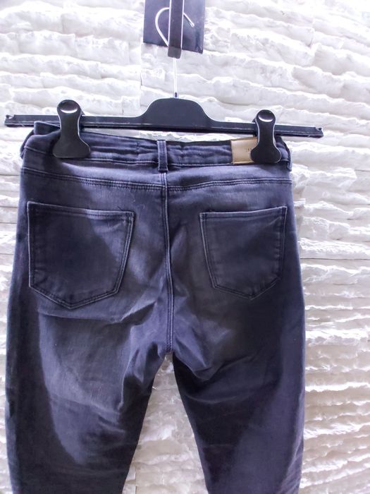Blugi zara marimea 140