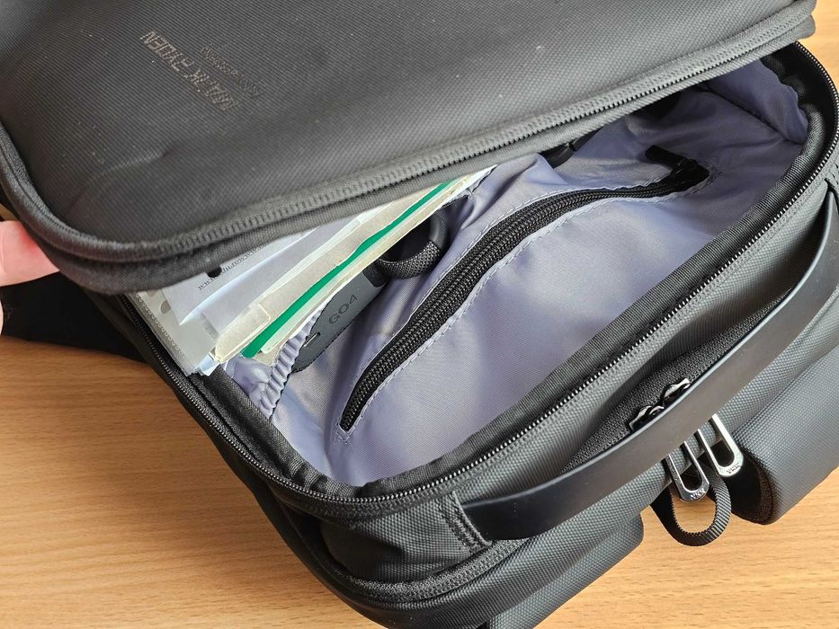 Rucsac Mark Ryden compatibil cu laptop 15.6" și tabletă 11"