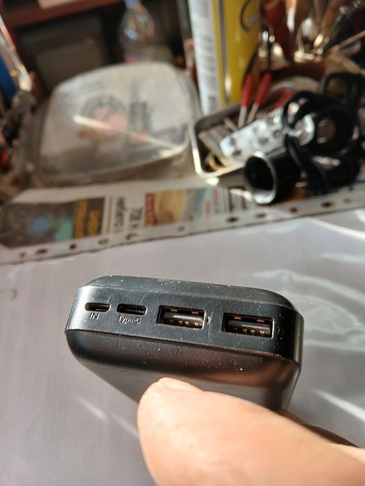 Преносимо оригинално зарядно за телефони и други