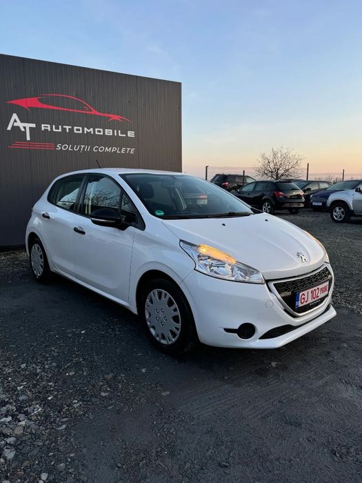 Peugeot 208 Peugeot 208  2014