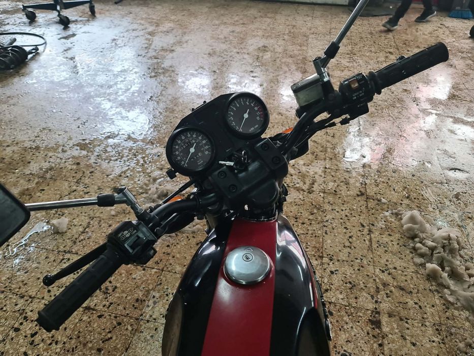 Motocicleta istorica Suzuki GS450 1981