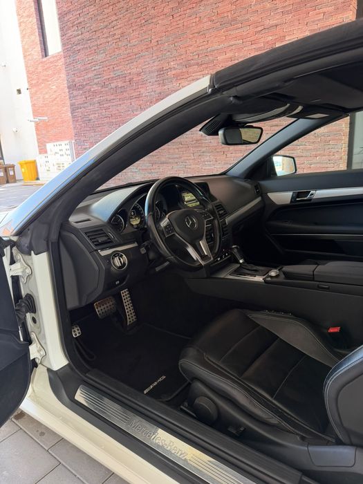 Mercedes Benz E 300 Cabrio pachet AMG  2013