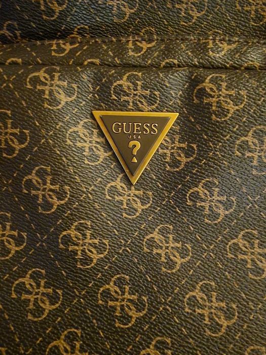 Голяма раница Guess