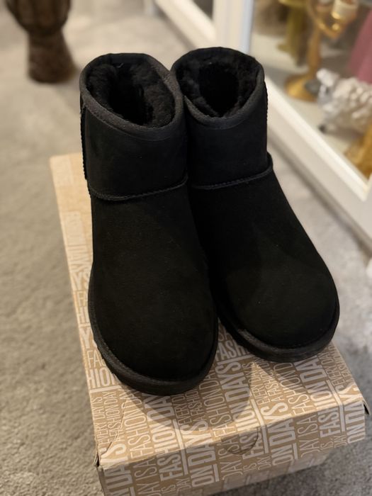 Ugg ботуши черни