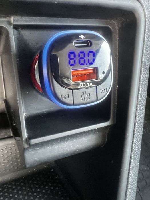 Modulator FM Bluetoooth si mufa USB C Car kit