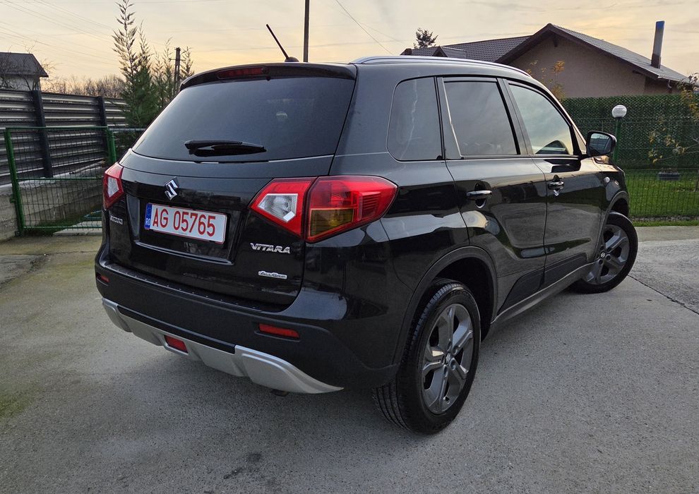 Suzuki Vitara  / 1.6 Diesel / 4x4 / Distronic  / Camera spate