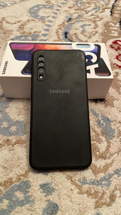 Продам Samsung a50 128gb