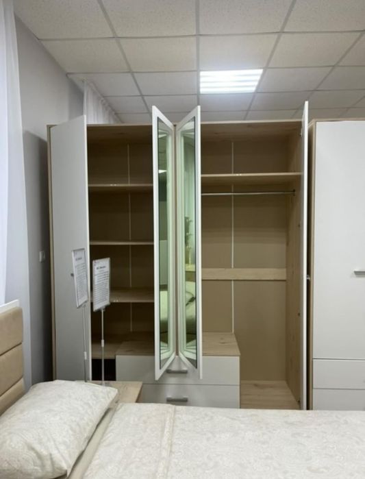 Спальный гарнитур