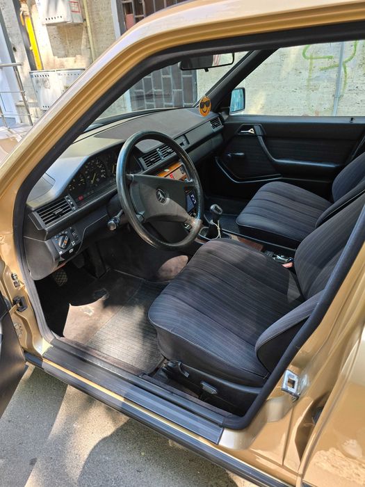 MERCEDES-BENZ E-Class 1986 — imagine 4