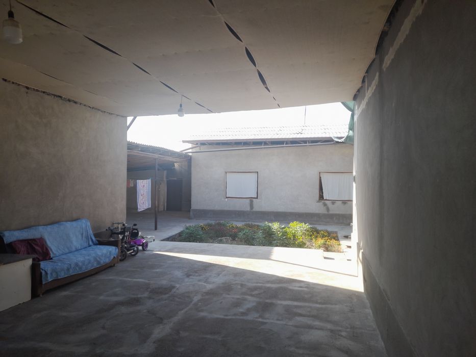 Ховли срочно сотилади