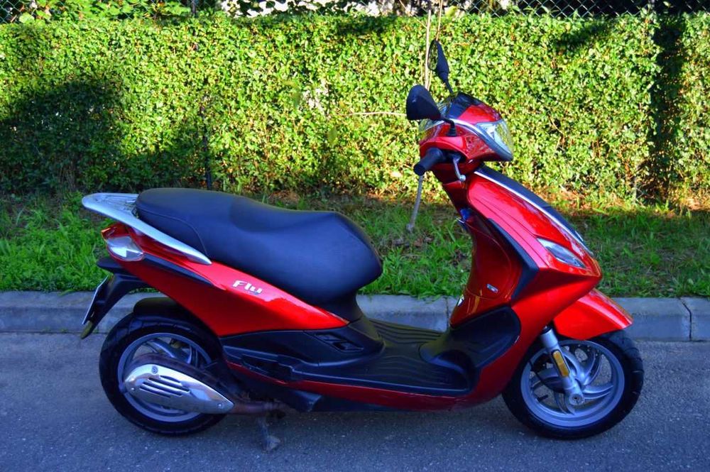 scuter Piaggio fly 50- 4 timpi-2012-inmatriculat