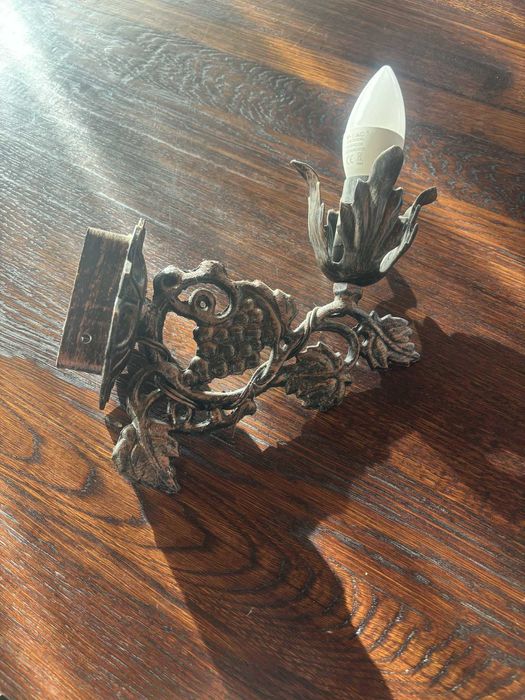 дизайнерски стенни от ковано желязо аплици с крушки УНИКАТ