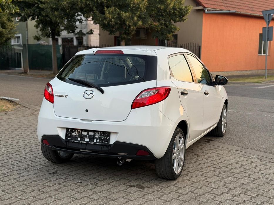 MAZDA 2 2012 — imagine 4