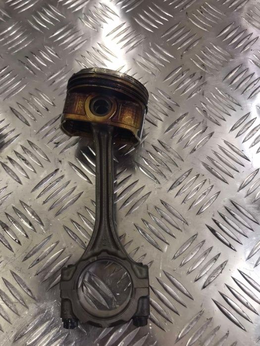 Бутала Тойота Ярис 1.0и 2003г - Toyota Yaris 1.0i