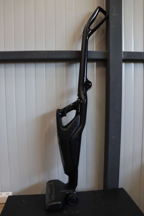 Grundig VCH 9932 Ръчна прахосмукачка 2 в 1