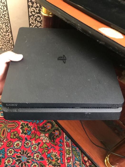 Sony PlayStation 4