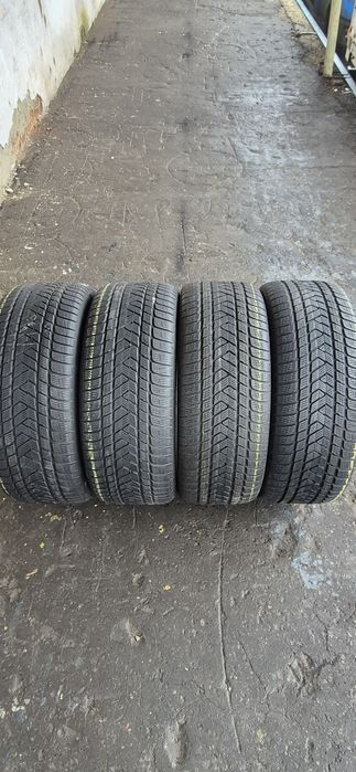 4 anvelope iarna Pirelli 285/45/21.Pretul  este pe bucata.