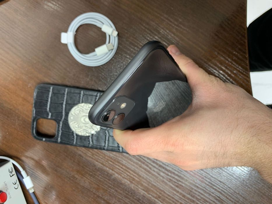 Айфон 11  в идеальном состоянии