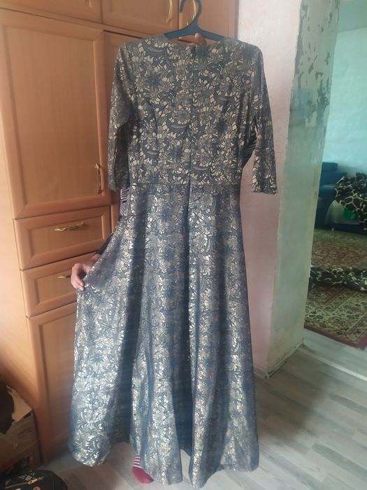 Продам вечерние платья