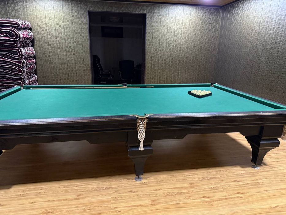 Бильярдный стол