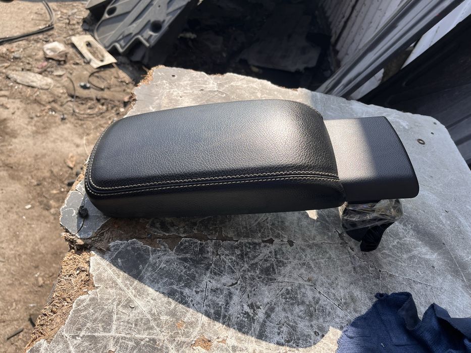 Капак подлакътник Мерцедес GLA / Mercedes ГЛА