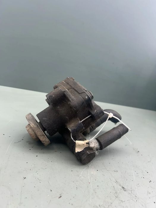 Pompa servodirectie mecanica Volkswagen VW Golf 2001