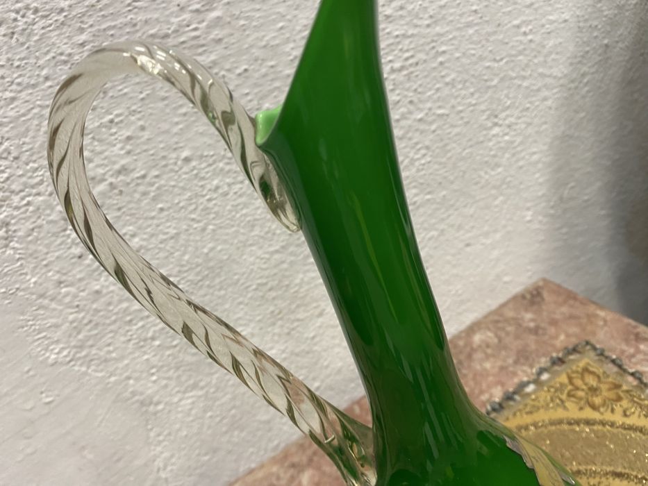 Италианска ваза от разтопено стъкло опалин