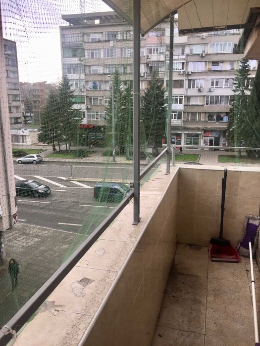 Дава се под наем Двустаен апартамент в Бургас, Център - 55 кв.м за 255 € - Снимка #2