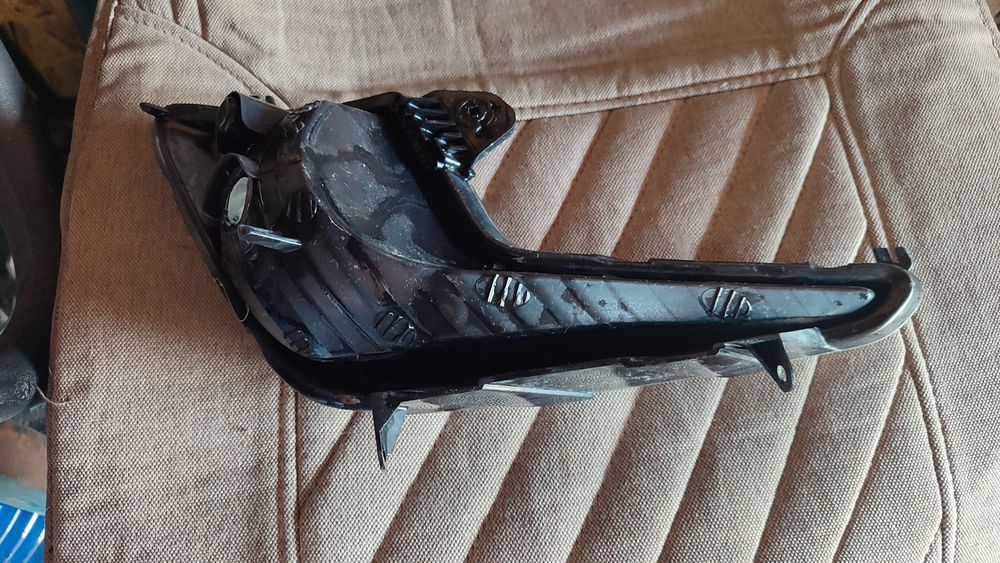 Продам противотуманную фару Оригинал