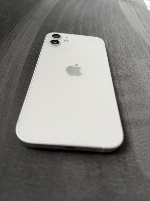 Vand iphone 12 64 gb impecabil