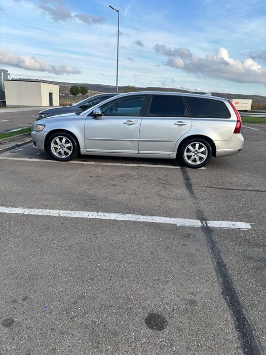 VOLVO V50 2010 — imagine 2