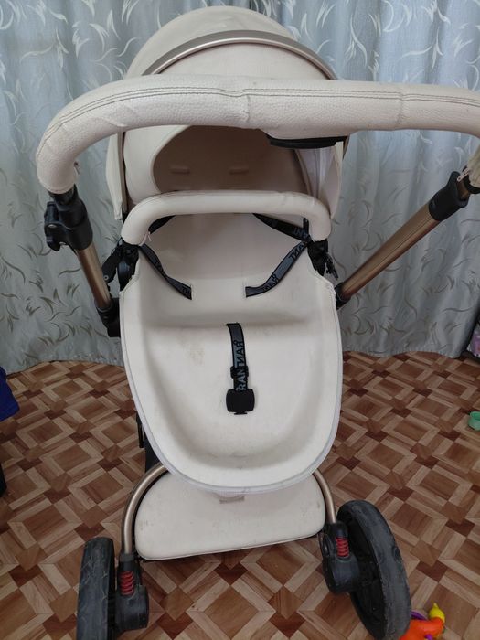 Коляска детская, качественная.