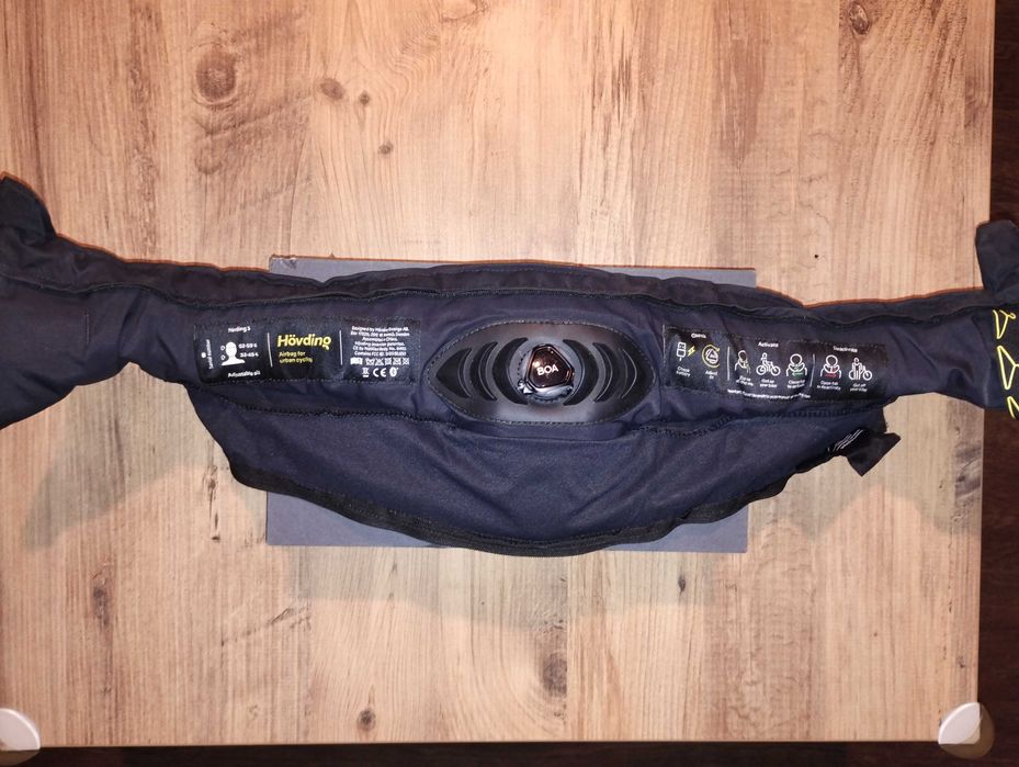 Каска/AIRBAG Hövding