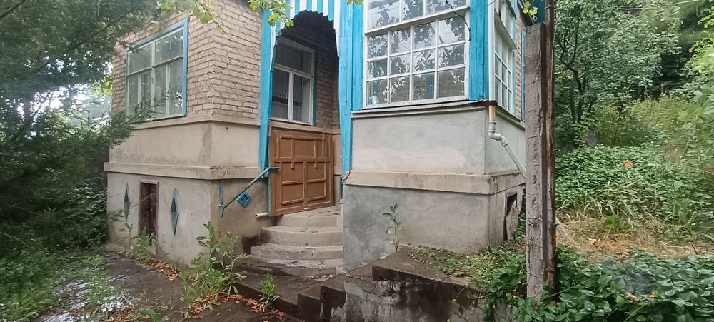 Чарвак дача участок 6,5 соток в центре Чарвака кадастра, дом бассейн