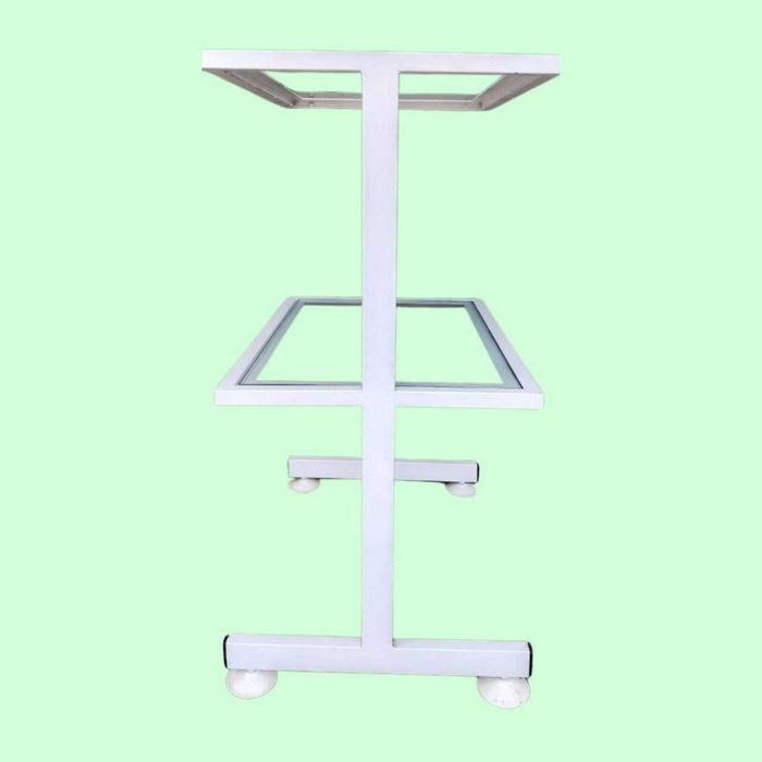 Медицинское оборудование комплектом — кушетка, столы, шкаф, ширма и др