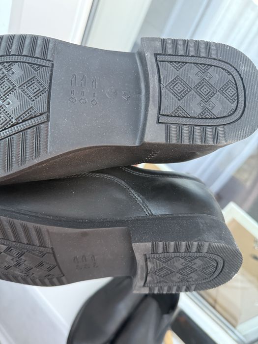 Обуви туфли и сапоги