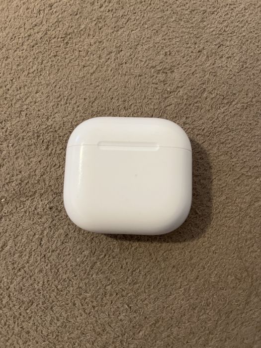 Продам Airpods 4