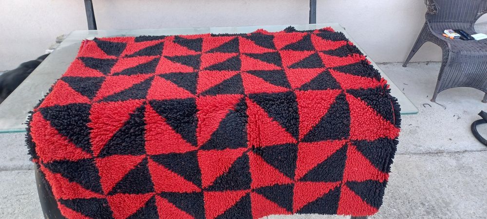 Вълнени губери-червено и черно