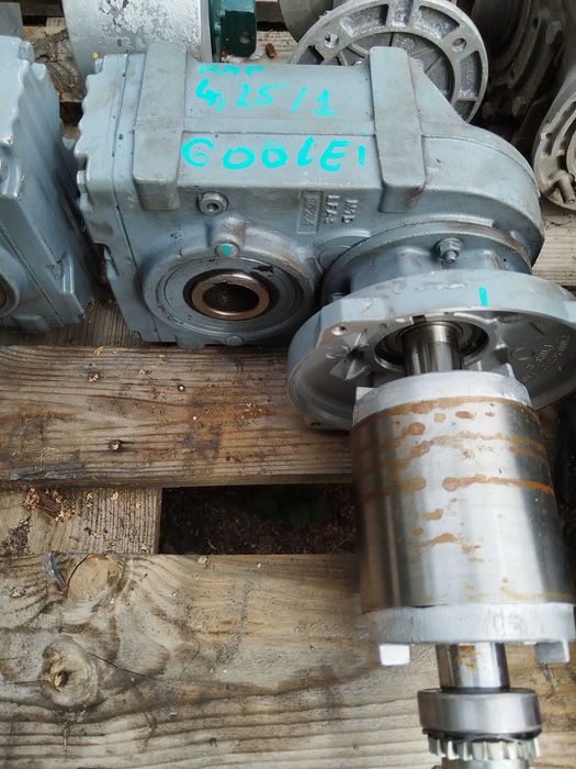 Multiplicator de turație raport 4/1 bun pt pompa apa