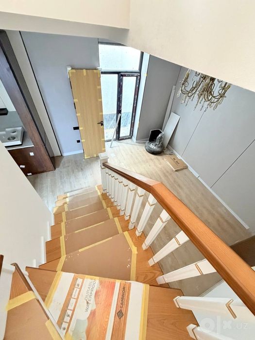 Продаётся ТАУНХАУС, 3-комнаты 80м2 на Циолковском