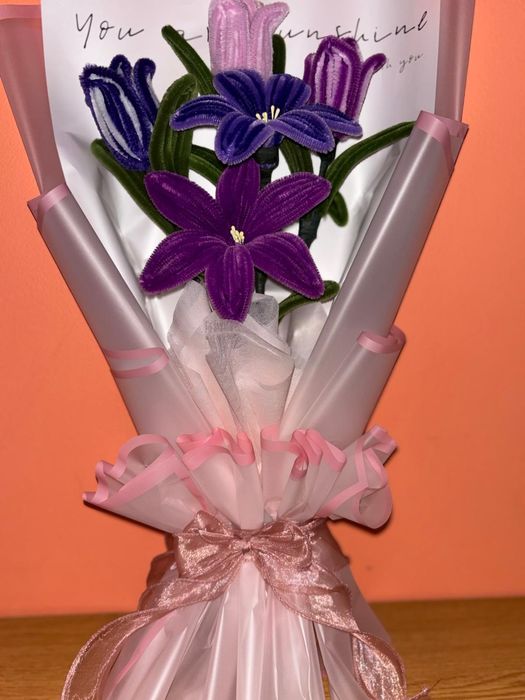 Flori din sarma plusata